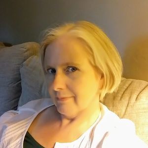 Meet your Posher, Robyn